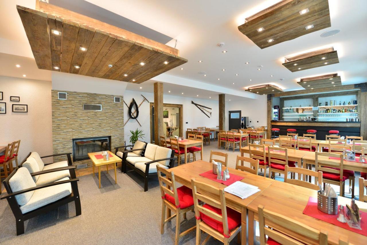 Montanie Resort Desná 外观 照片